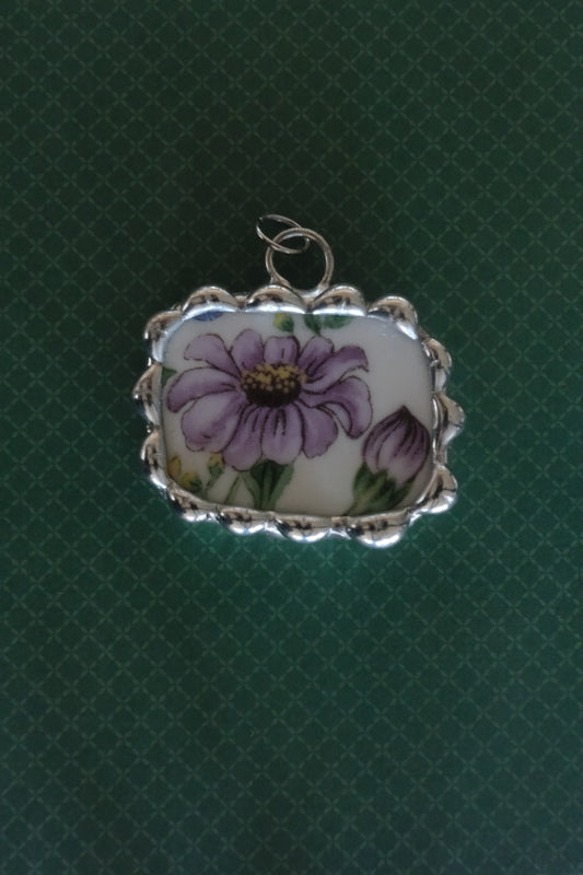 Daisy Floral Pendant