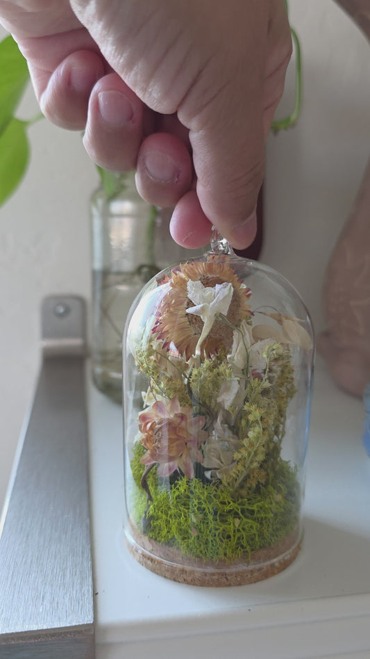 Dried Flower Terrarium .3