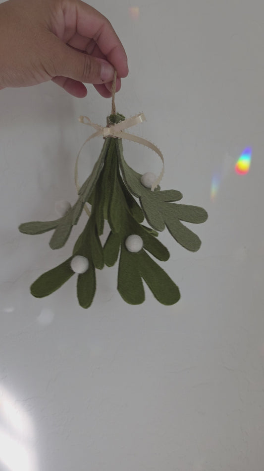Felt Mistletoe