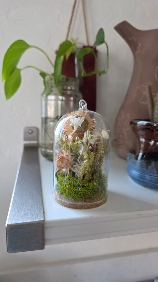 Dried Flower Terrarium .3
