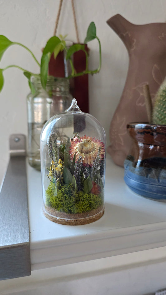 Dried Flower Terrarium .1